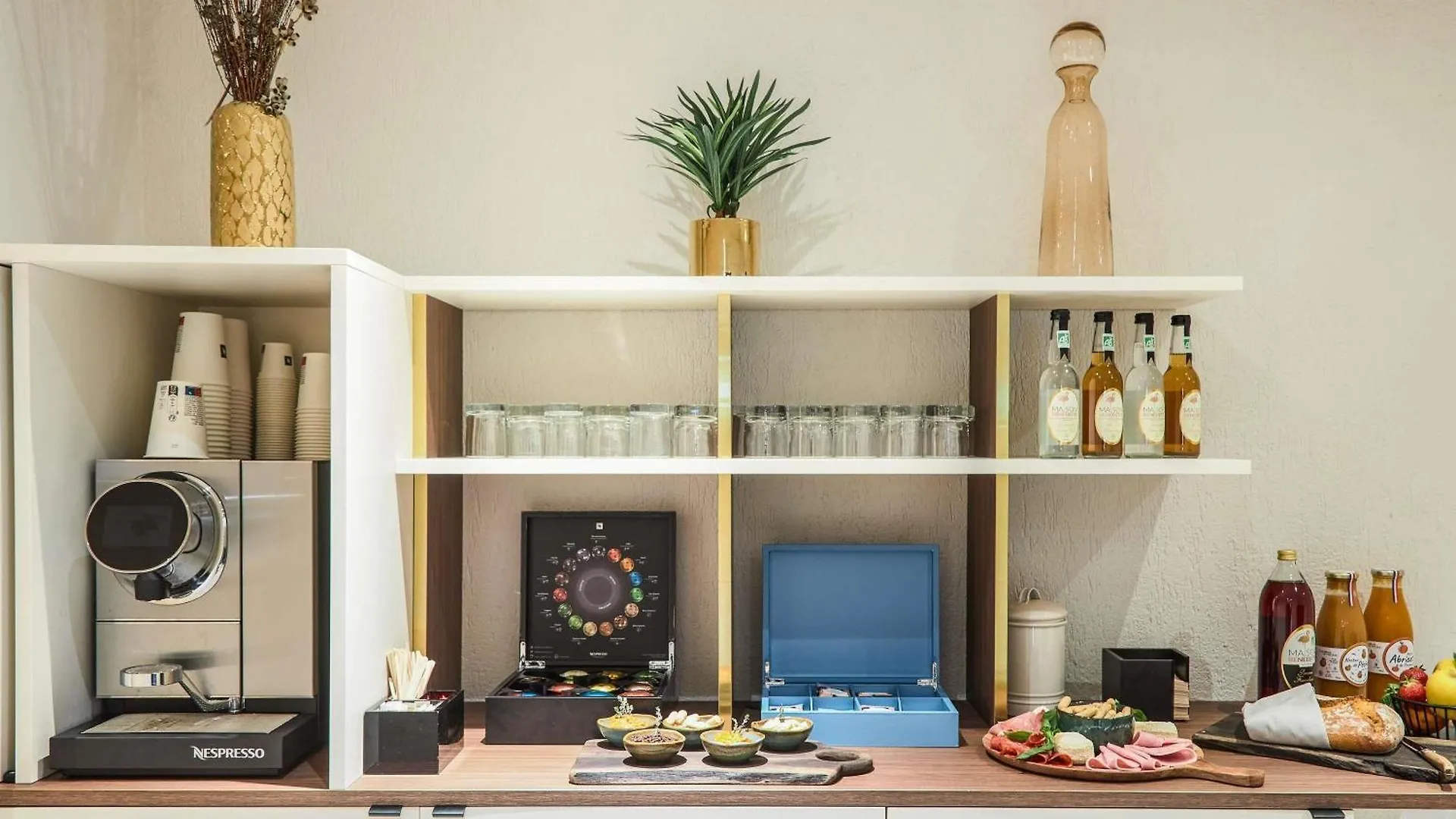 אקס-אן-פרובאנס Mercure Aix En Provence Beaumanoir מלון